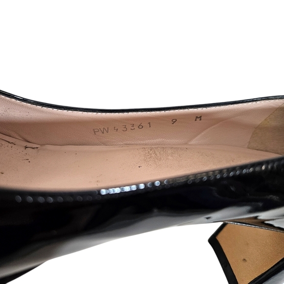 Stuart Weitzman Black Patent Leather Bow Heels - Picture 7 of 9